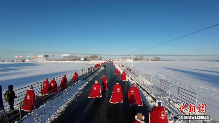 投注：黑河市擧辦“冰超”黑矇極寒穿越挑戰賽