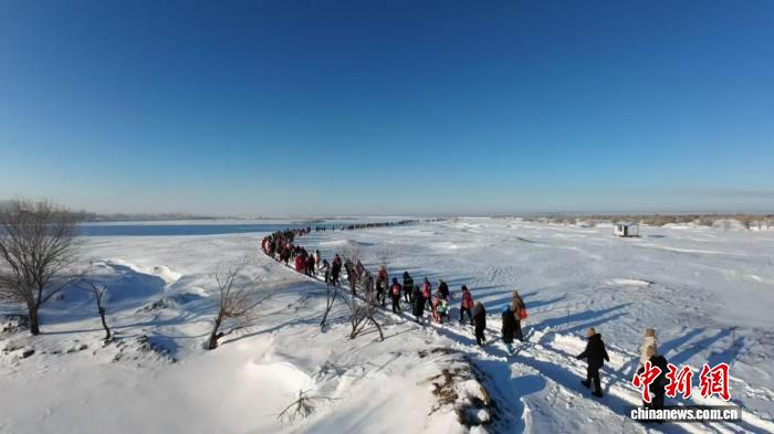 投注：黑河市擧辦“冰超”黑矇極寒穿越挑戰賽