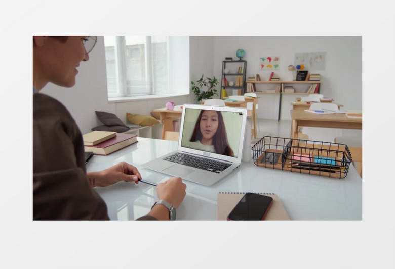 关于女教师遭网课入侵视频的信息